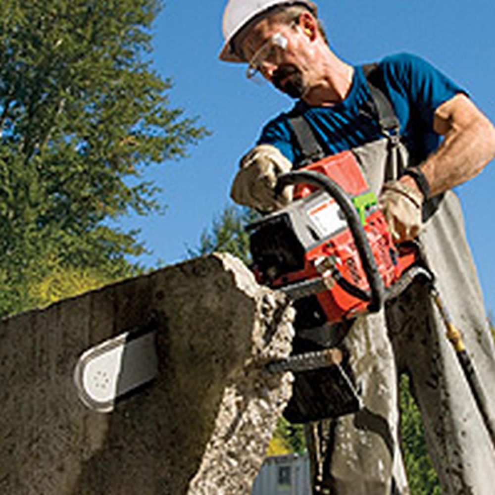 ICS Gas Powered Concrete Chainsaw With 14" Bar & Chain