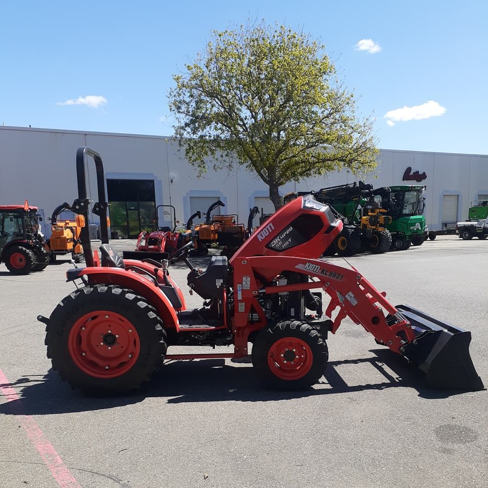 Kioti DK4720 HST Compact Tractor (Tractor Only)