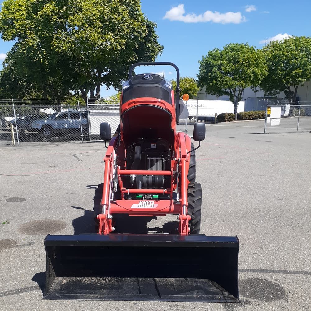 Kioti CK3520 HST Hydrostatic Tractor (35 HP Diesel Engine)