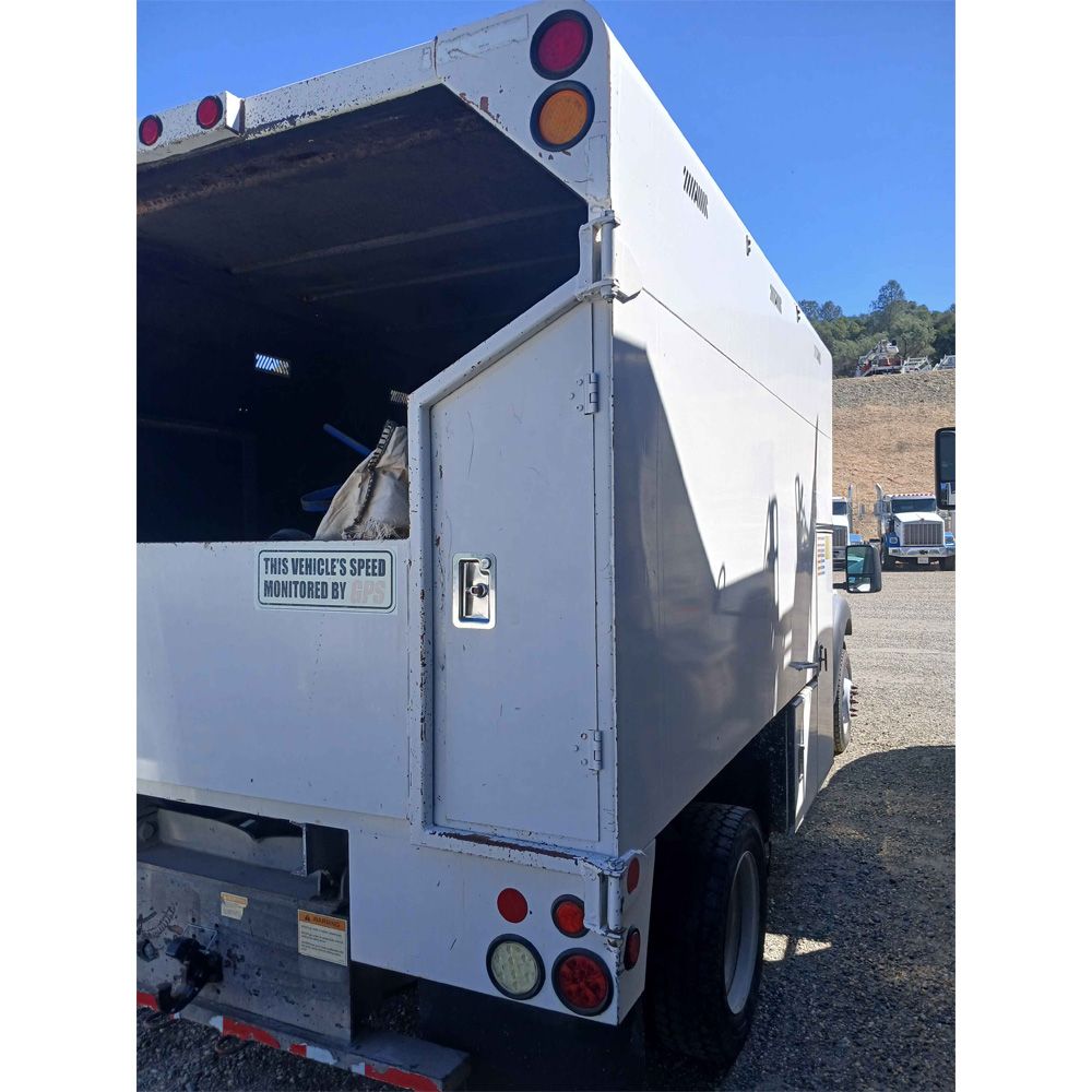 Ford 2015 F-550 Single Cab 4x4 Chip Truck – 6.7L Power Stroke Diesel – 11' Chip Body