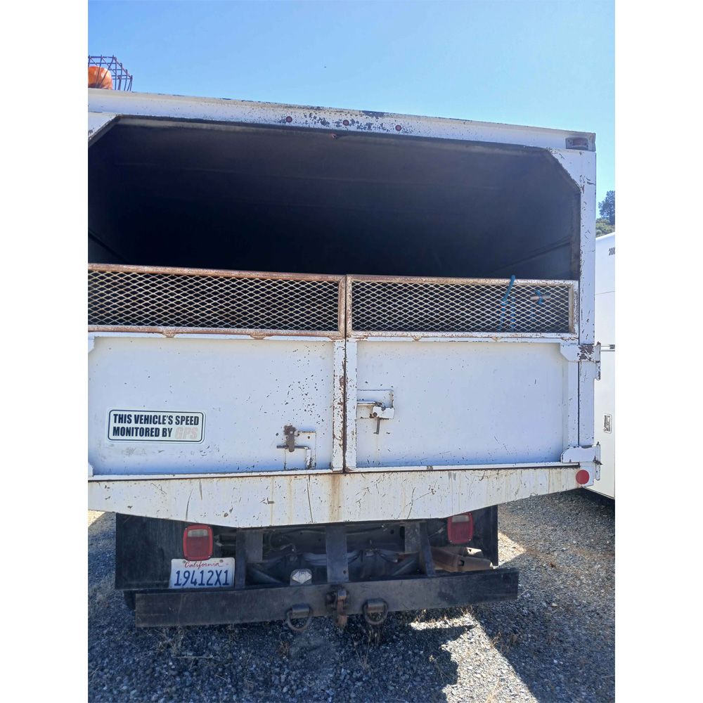 Ford F-550 Single Cab 4x4 Chip Truck – 2015 – 6.7L Diesel – 11' Chip Body