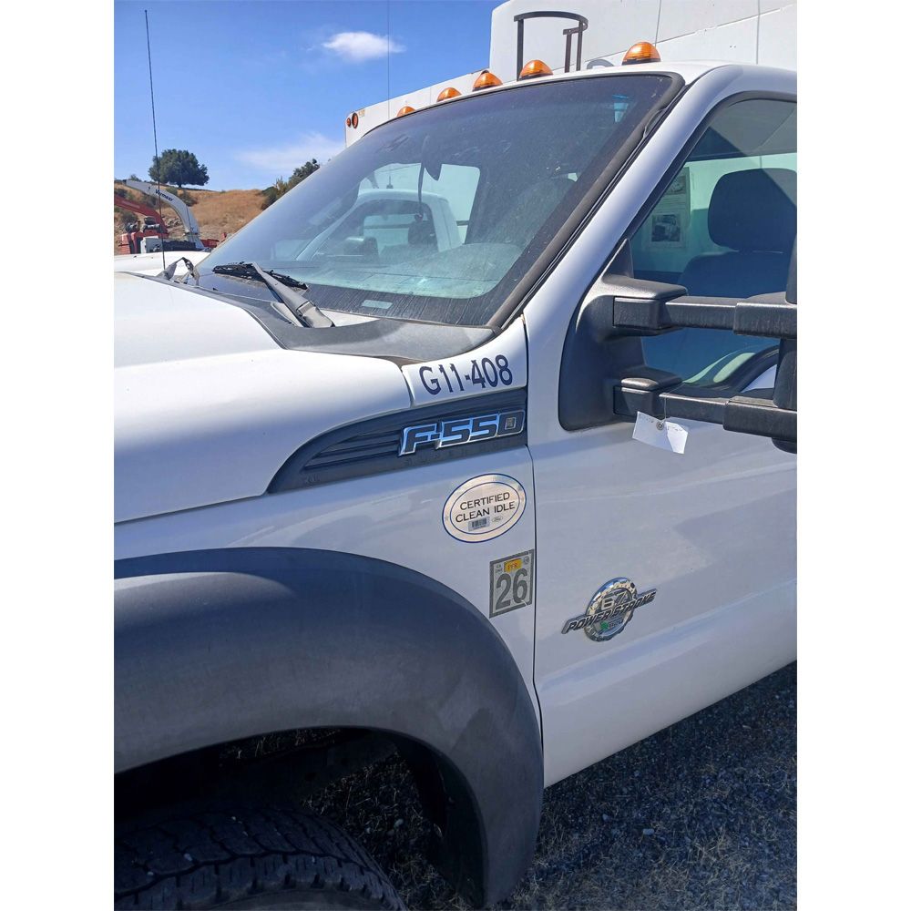 Ford F-550 Single Cab 4x4 Chip Truck – 2015 – 6.7L Diesel – 11' Chip Body